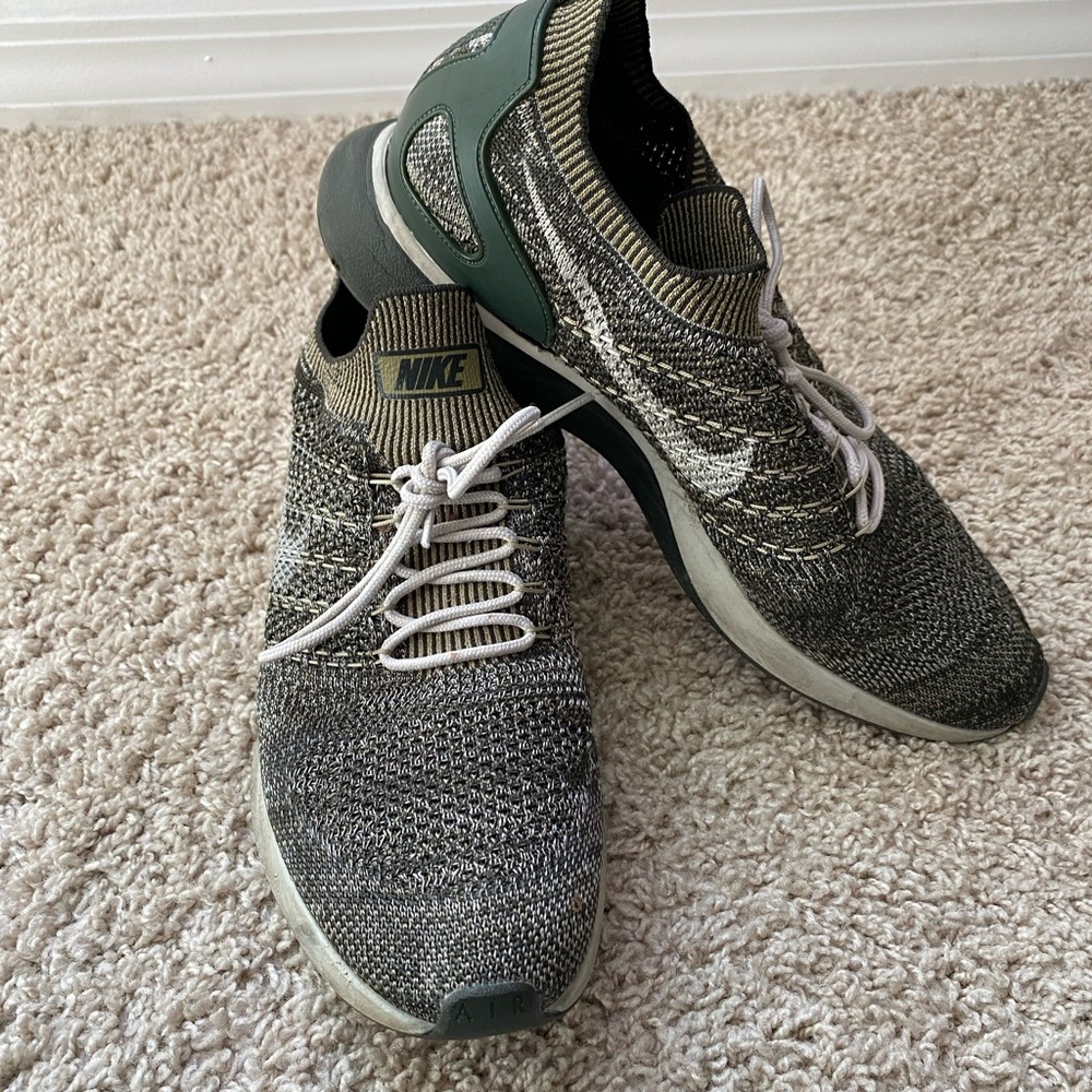 Nike Flyknit racer size 11
